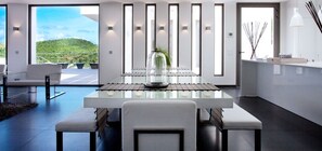 Khu vực ăn uống tại phòng