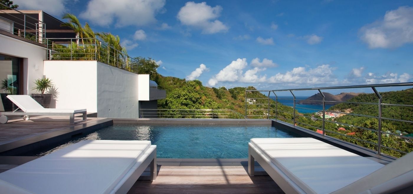 Kolam renang rooftop