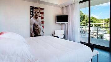 5 bedrooms