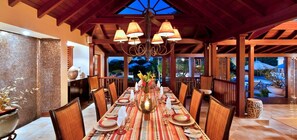 บริการอาหารในห้องพัก