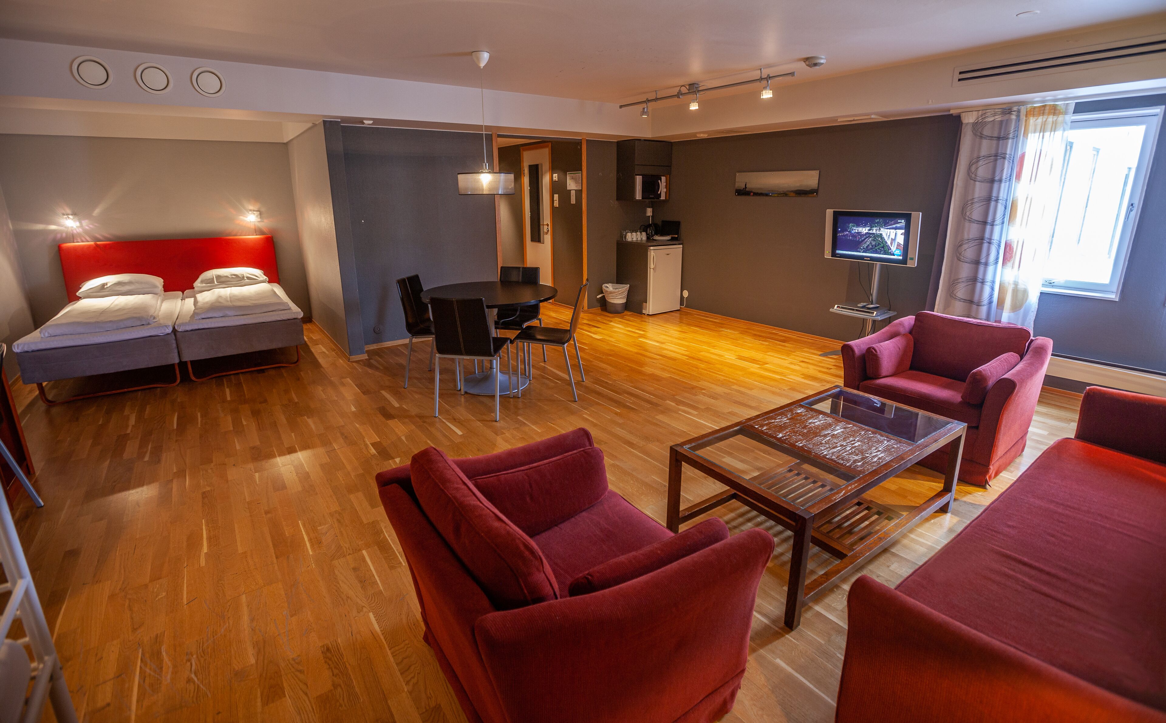 1 chambre, bureau, Wi-Fi gratuit, draps fournis