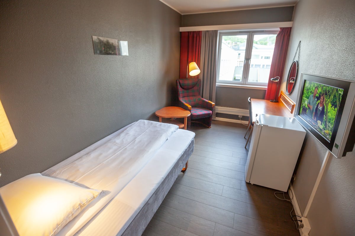 Singola Economy, 1 letto singolo | 1 camera, una scrivania, Wi-Fi gratuito, lenzuola