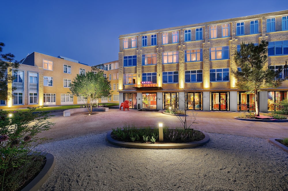 Hotel The Match