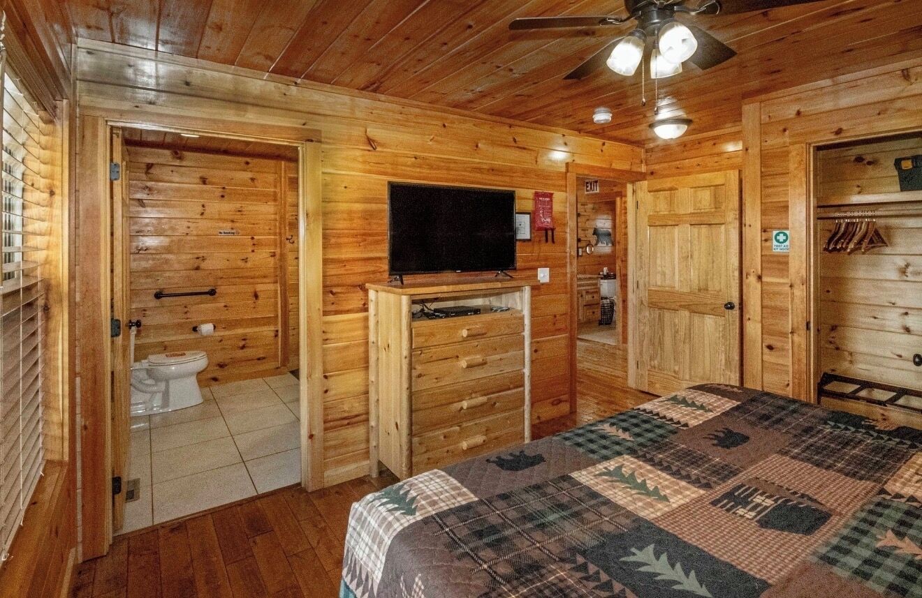 4 bedrooms, memory-foam beds, desk, iron/ironing board