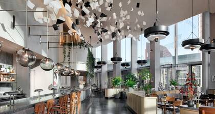 The Stratford, Autograph Collection