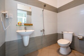 Bathroom - Bright and green studio, 200m to Tan Son Nhat airport (Ho chi minh)