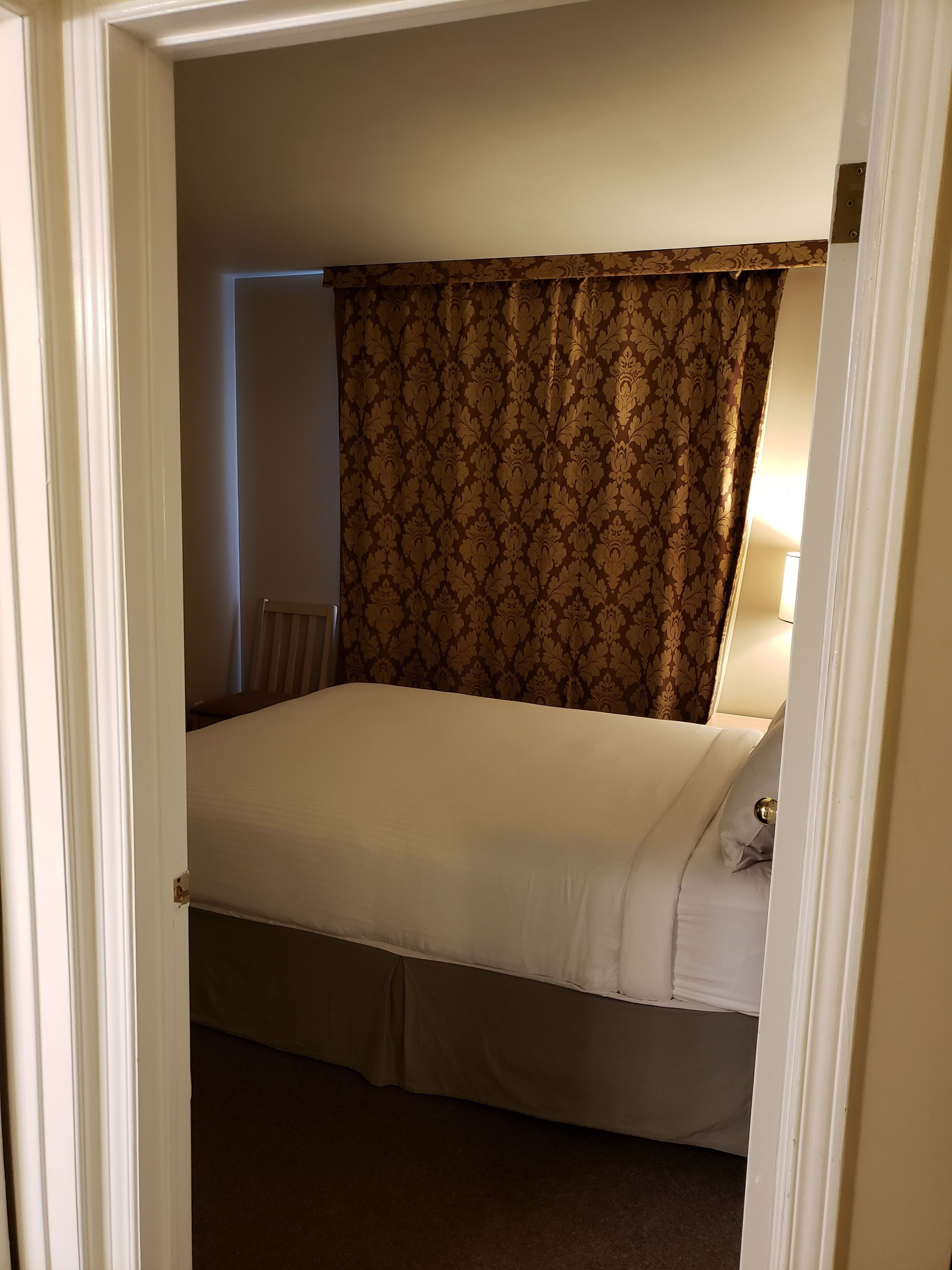 standard suite, 1 queen bed with sofa bed, non smoking | iron/ironing board, free wifi, bed sheets
