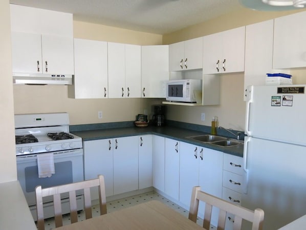 Deluxe Penthouse, 1 Queen Bed with Sofa bed, Non Smoking | Private kitchen