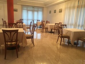 Petit déjeuner composé de spécialités régionales compris tous les jours