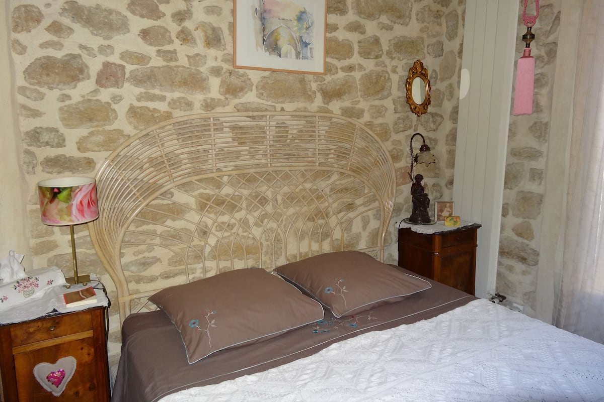 Suite Deluxe, no fumadores, vistas al jardín (Vol de Nuit) | Cortinas opacas y sistema de insonorización