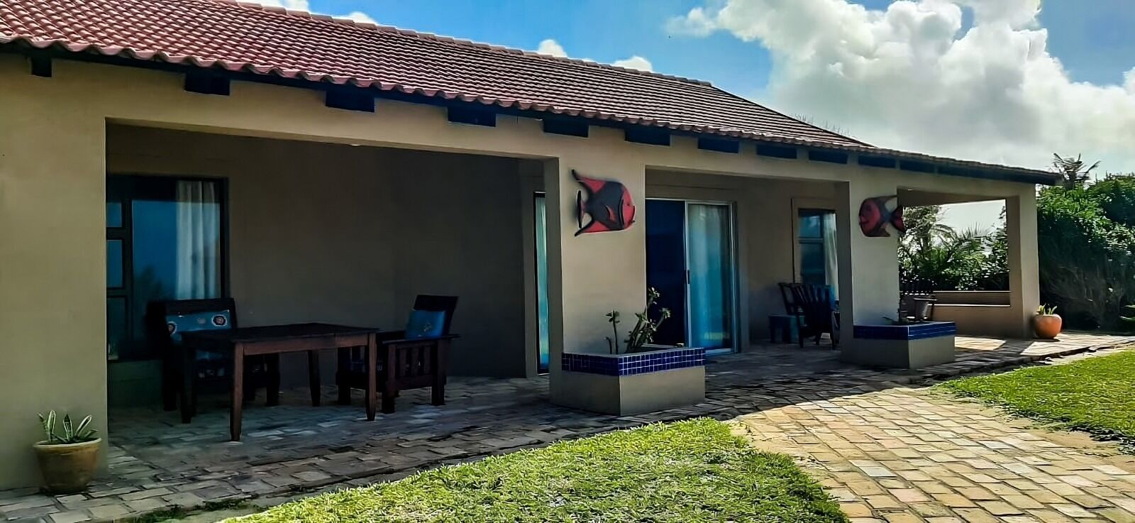 Villa | Egyptiska bomullslakan och värdeförvaringsskåp på rummet