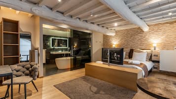 Suite | 1 bedroom, premium bedding, memory-foam beds, desk