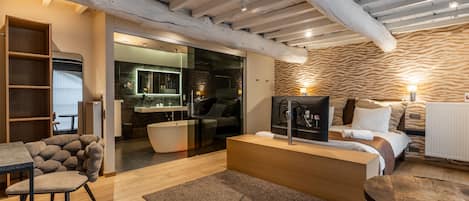 Suite | 1 bedroom, premium bedding, memory foam beds, desk