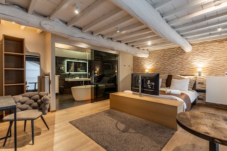 Suite | 1 bedroom, premium bedding, memory foam beds, desk