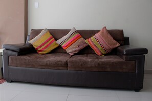 Lobby sitting area - Hotel La Florida (Cusco)