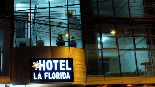 Front of property - evening/night - Hotel La Florida (Cusco)