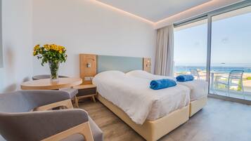 Zimmersafe, Schreibtisch, Verdunkelungsvorhänge, schallisolierte Zimmer