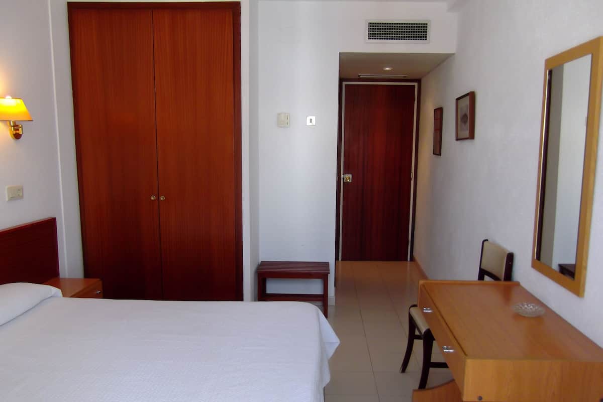 1 bedroom, in-room safe, bed sheets