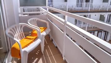 Double or Twin Room, Garden View | Terrace/patio