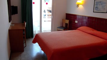 Double or Twin Room | 1 bedroom, in-room safe, bed sheets