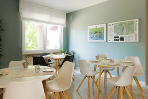 Frokostbuffé hver dag (mot et tillegg)