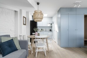 Studiosuite, Meerseite (Laguna 1 - Parkowa 44 St) | Wohnbereich | Flachbildfernseher
