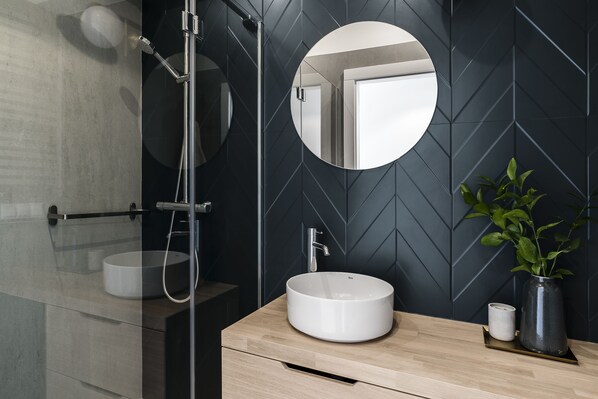 Studio Suite, Balcony (Laguna 2 - Parkowa 44 St) | Bathroom