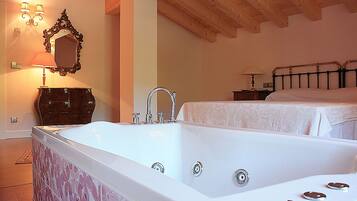 Habitación doble superior | Escritorio, insonorización, cunas y wifi gratis