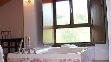 Habitació doble superior | Banyera d'hidromassatge privada