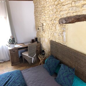 Comfort Suite, City View | 1 bedroom, in-room safe, individually decorated, individually furnished - Nico Zen Home (Vendargues)
