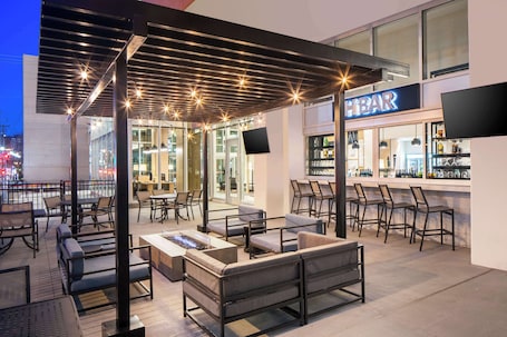 Terraza o patio. Hyatt House Nashville at Vanderbilt