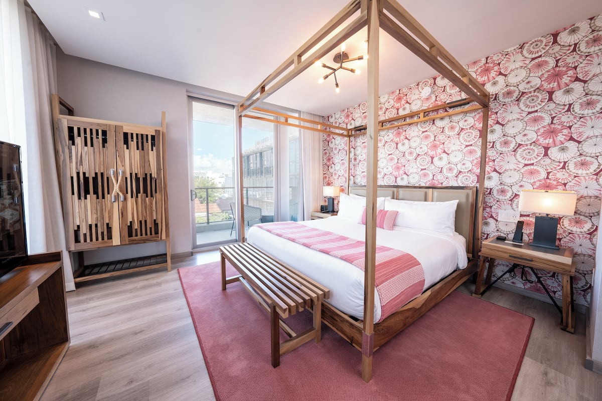 Room, 1 Katil Raja (King), Balcony | Cadar kapas Mesir, peralatan tempat tidur premium, tilam berlapik 