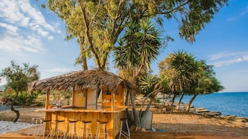 Quầy bar trên bãi biển