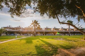 Exterior - Elya Beach Luxury Suites (Agios Theodoros)