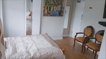 Family Room Number 3 | Egyptian cotton sheets, premium bedding, Select Comfort beds