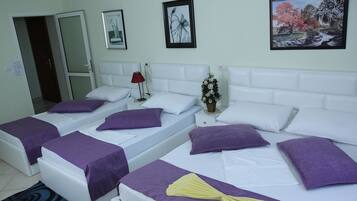 Quadruple Room | Iron/ironing board, free WiFi