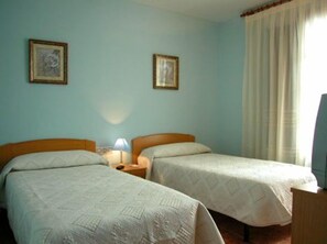 Twin Room | 1 bedroom, rollaway beds, free WiFi, bed sheets