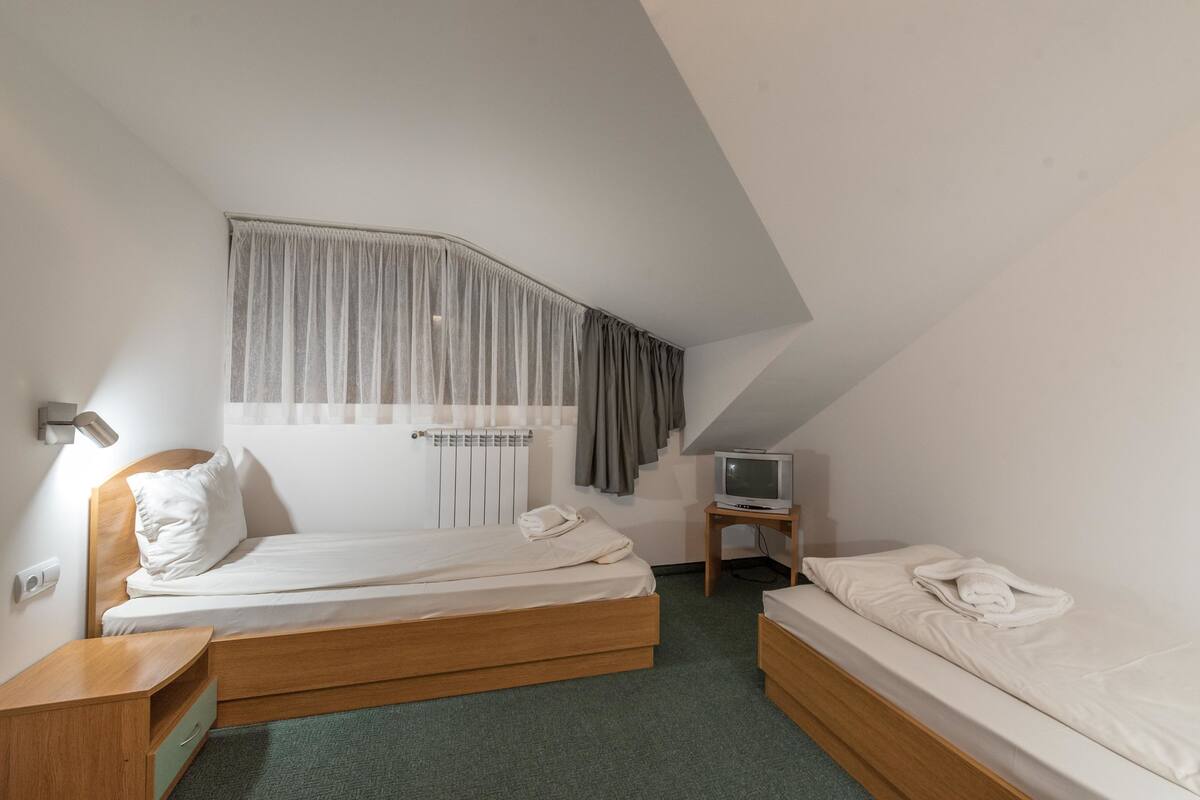 Minibar, iron/ironing board (on request), cots/infant beds, free WiFi