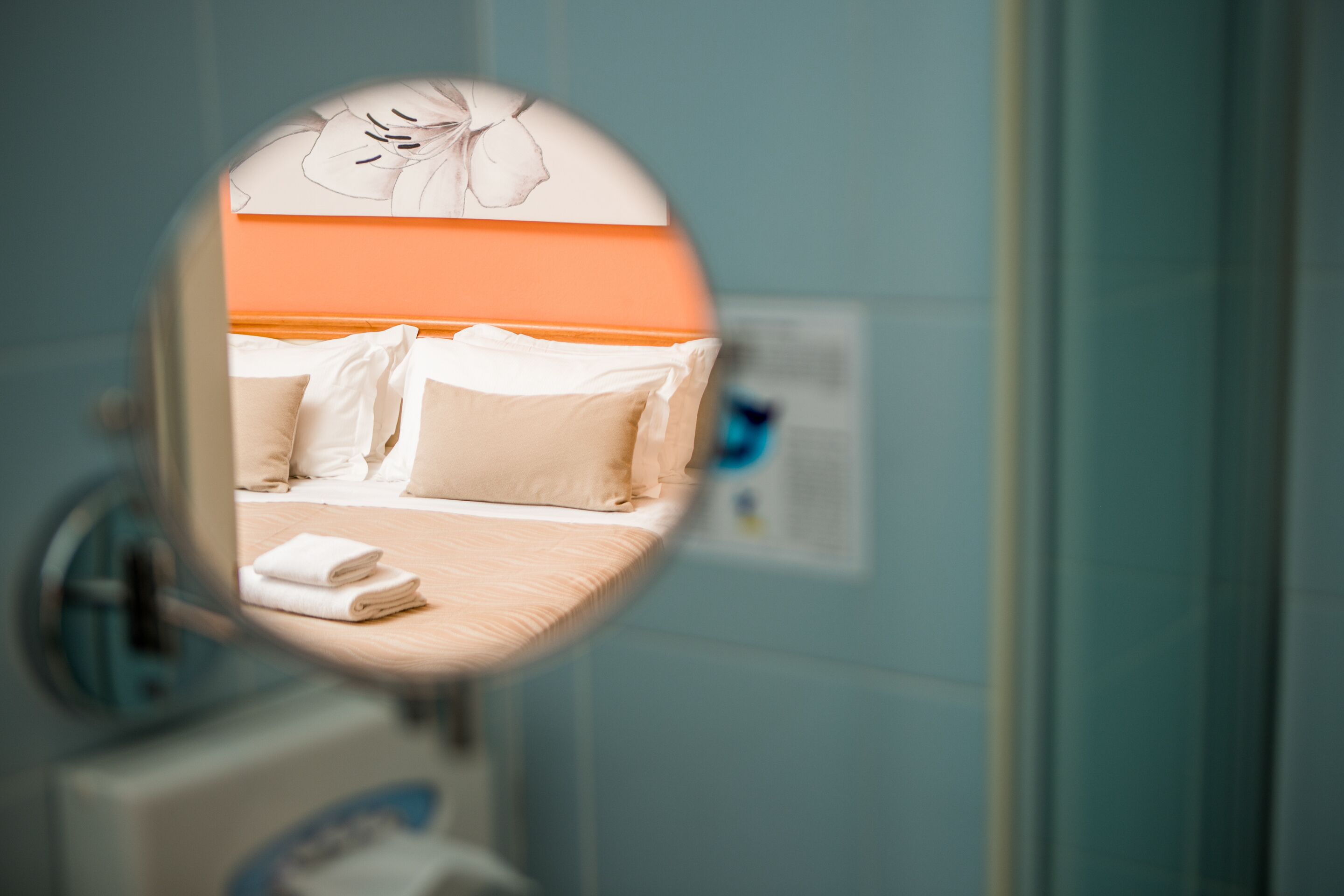 1 bedroom, in-room safe, desk, blackout curtains