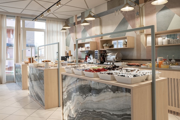 Colazione a buffet inclusa, servita tutte le mattine