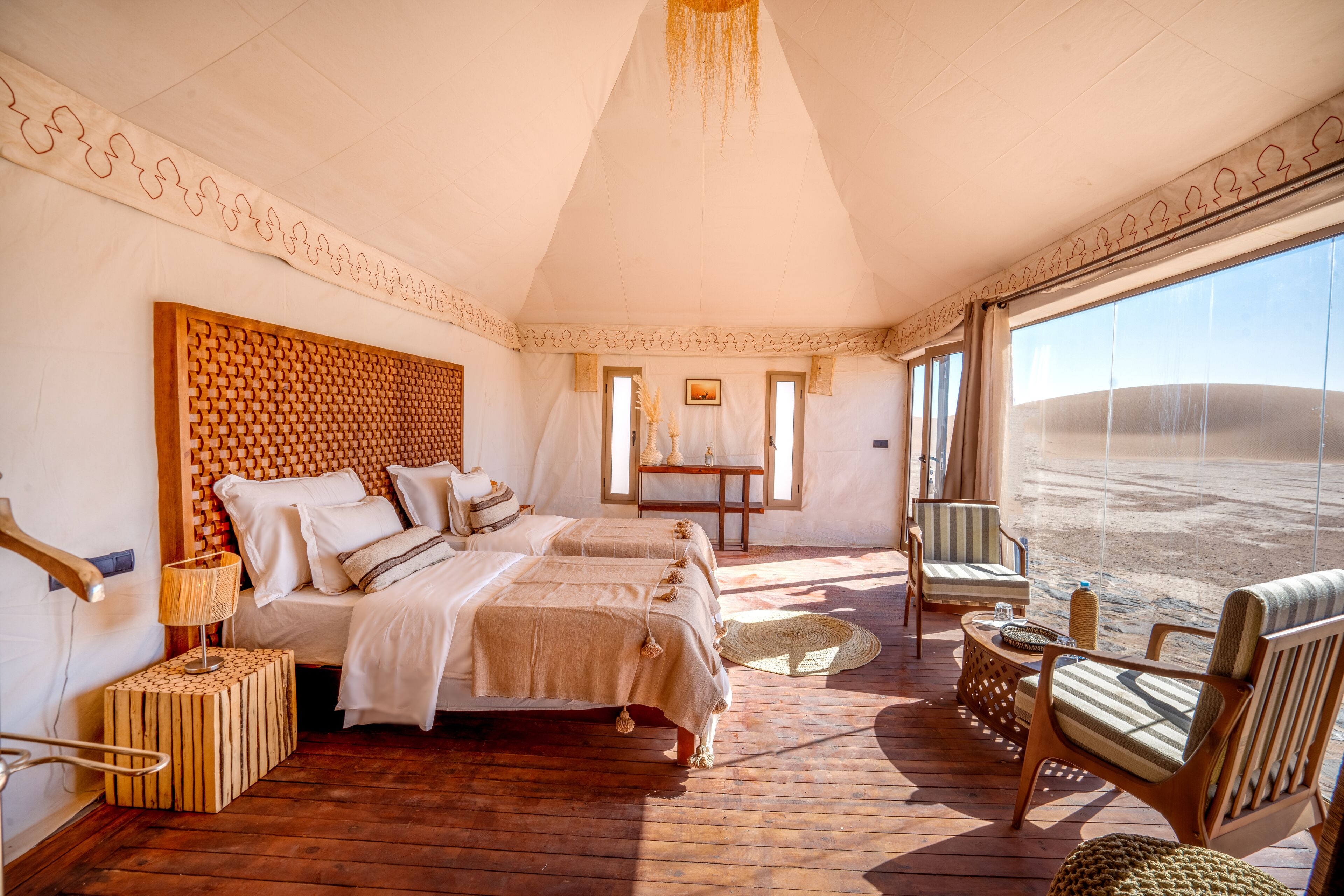 Luxury Tent (Triple) | Desk