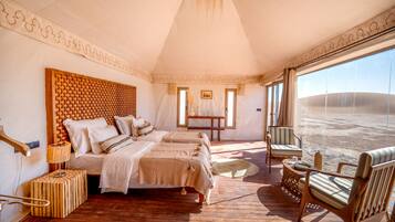 Luxury Tent (Triple) | Desk