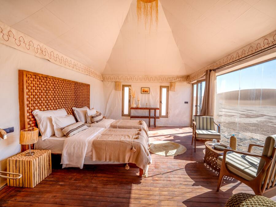 Luxury Tent (Triple) | Desk