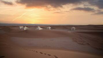 ด้านหน้าที่พัก