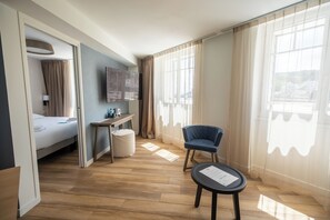 Appartement T2 vue mer Double  | Living area | Flat-screen TV - Hotel de la Baie (Crozon)