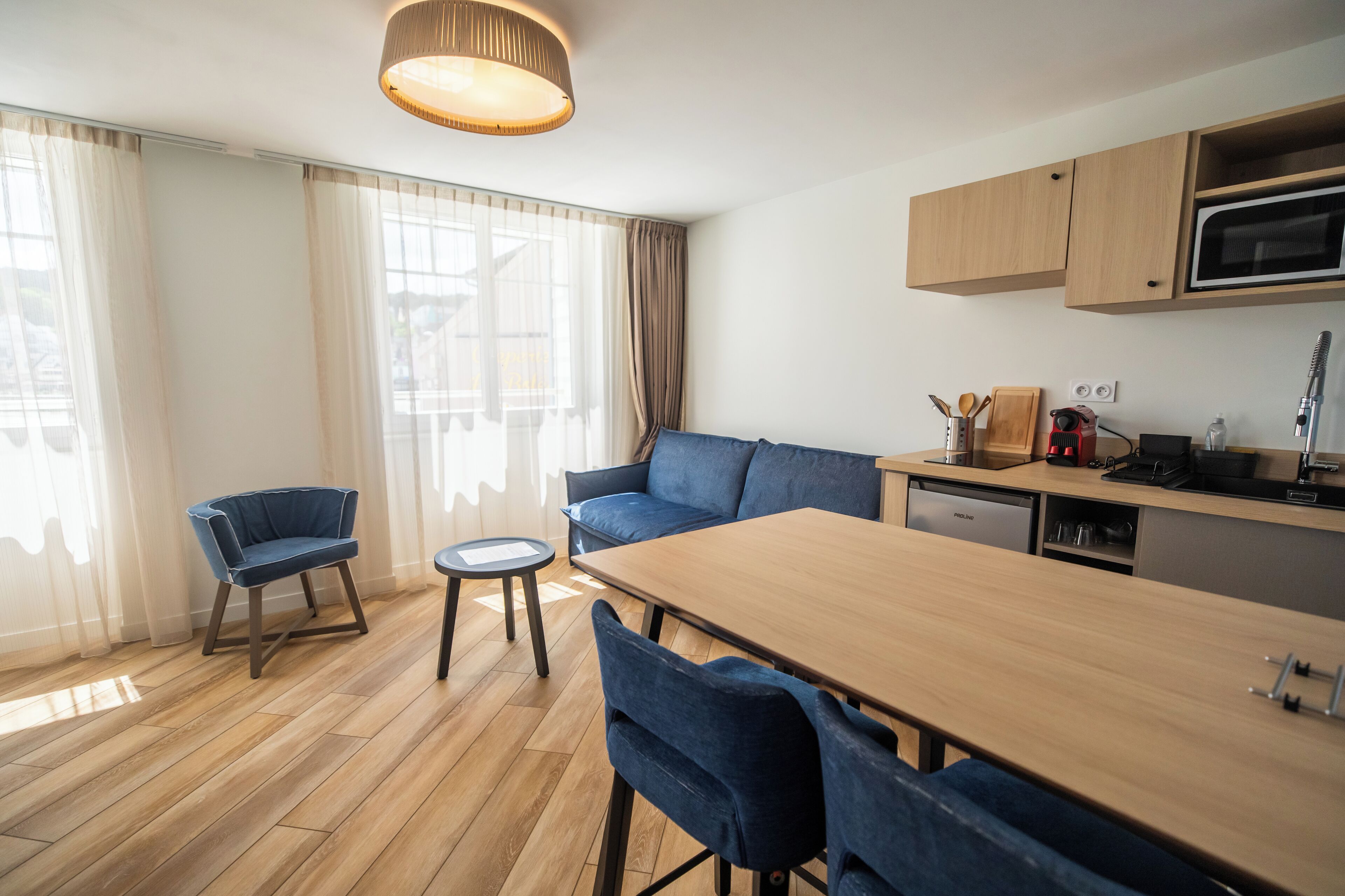 appartement t2 vue mer double  | living area | flat-screen tv