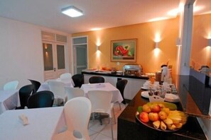 Desayuno buffet incluido todos los días