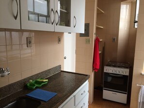 Fridge, microwave, oven, stovetop - Copacabana Seasonal Rent, 2 blocks from the Beach and Metro, Posto 4,Bedroom and Living Room, Separate (Rio de Janeiro)