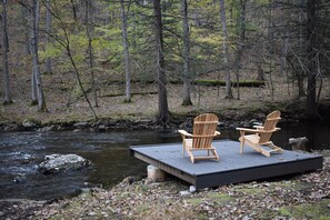 Property grounds - Silver Fox Water Front SsMook Lux Pocono Home, HOT TUB, SAW CREEK FRONT (Bushkill)