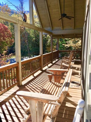 Terrace/patio - We’re open! No damage. Rank: Top1%! In heart of Maggie Valley near Skyline Drive (Maggie Valley)